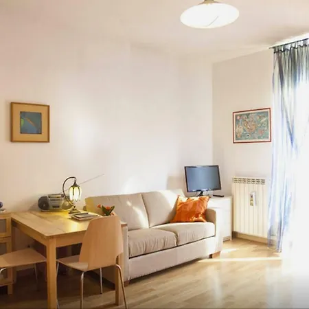 Isola Flat * Milan